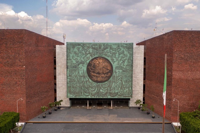 A partir de hoy, en vigor reformas que modifican la naturaleza jurídica de empresas productivas del Estado por empresas públicas