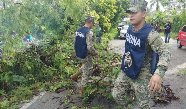Personal naval se mantiene preparado para brindar apoyo a la población, tras el paso de la depresión tropical Nadine