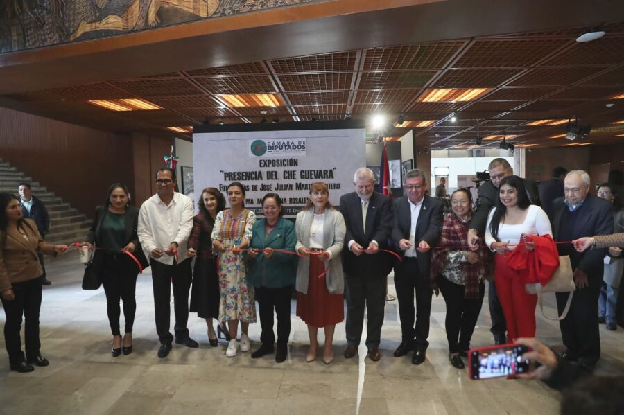 Inauguran exposición fotográfica “Presencia del ‘Che’ Guevara”, de José Juan Martí Montero, en San Lázaro