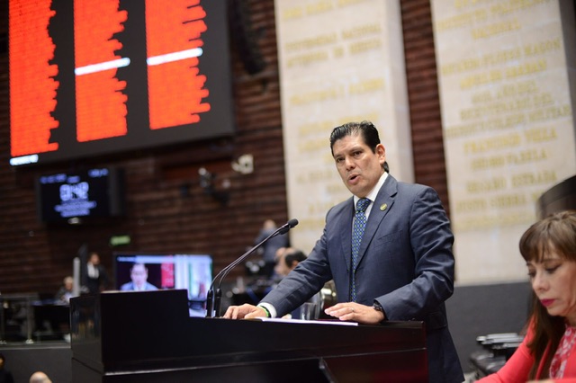 Propone Ernesto Núñez crear padrón de usuarios de telefonía móvil para combatir fraudes o extorsiones