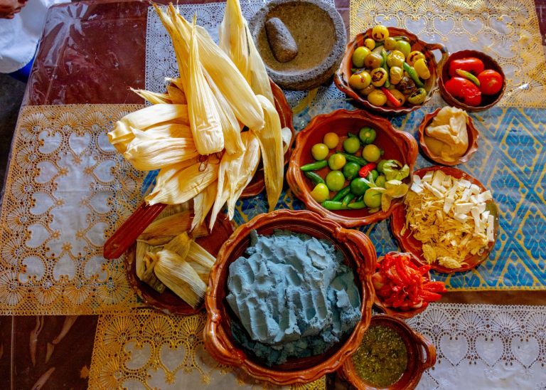 Tamales de maíz azul, una tradición ancestral que se conserva en el EdoMéx