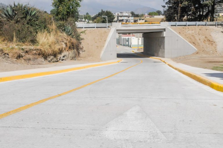 ¡Terminan 20 años de espera! Gobernadora Delfina Gómez Álvarez entrega nuevo puente ‘La Clínica’ en Tenango del Valle