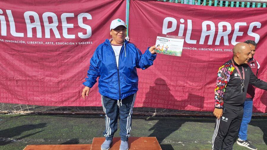 Entrega PILARES reconocimientos a las y los participantes de las Caminatas por la Salud, en San Miguel Teotongo, Alcaldía Iztapalapa