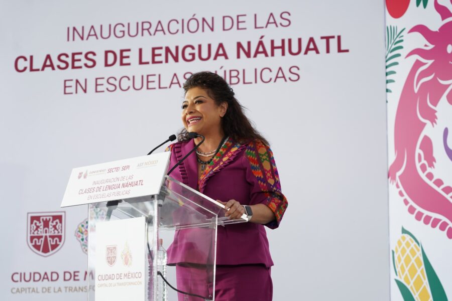 Inaugura jefa de Gobierno Clara Brugada clases de Náhuatl en planteles públicos para rescatar historia de pueblos originarios