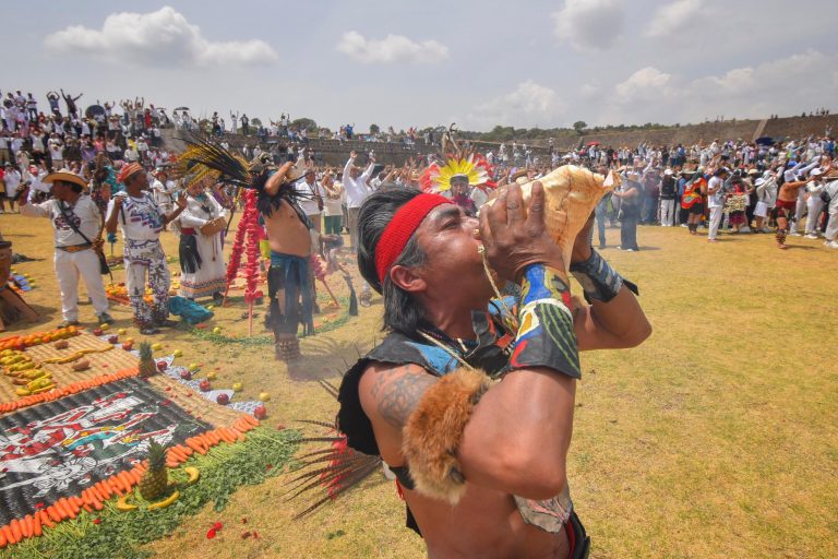 Gobernadora Delfina Gómez Álvarez honra a los pueblos originarios con Encendido del Fuego Nuevo, símbolo de renovación y transformación