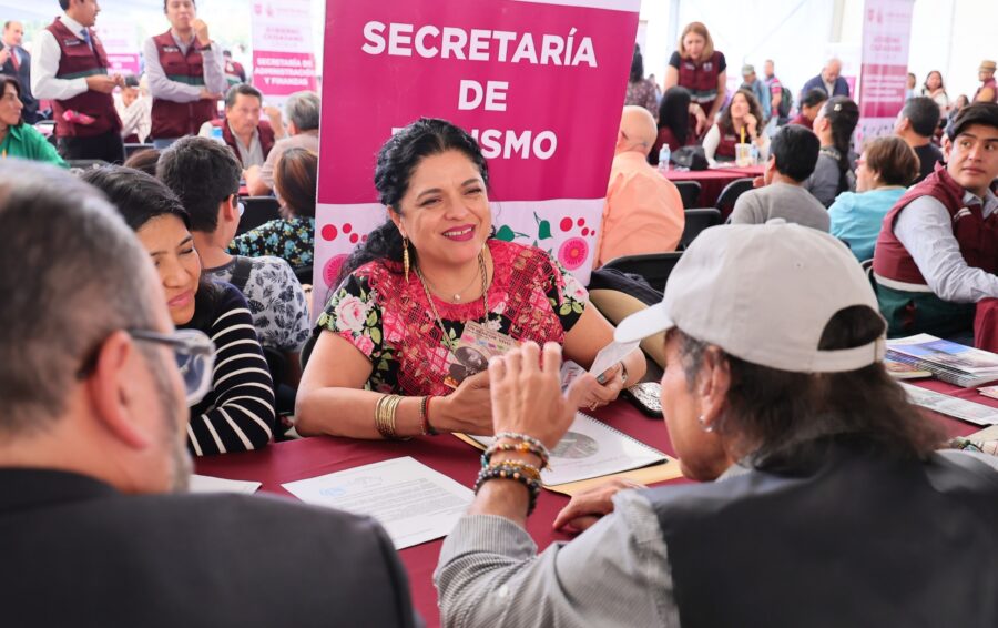 Atiende Gobierno Capitalino más de mil 100 solicitudes ciudadanas en jornada 23 de Zócalo de Ciudadano