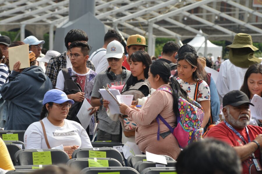 Propone jefa de Gobierno Clara Brugada comedores para estudiantes durante segunda entrega de apoyos
