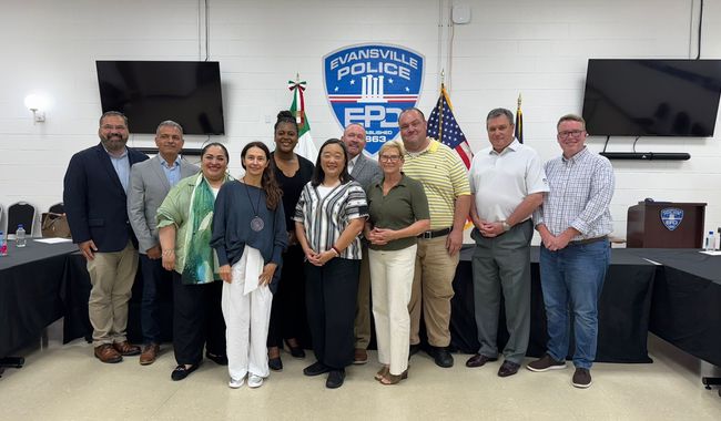 Consulados de México en Chicago, Indianápolis y Kansas City realizan jornada consular conjunta en Evansville, IN