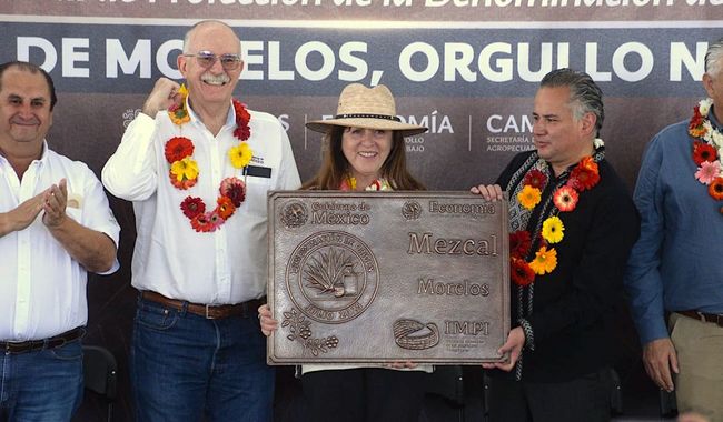 Denominación de Origen del Mezcal consolida a la cadena productiva de Morelos: secretario Julio Berdegué