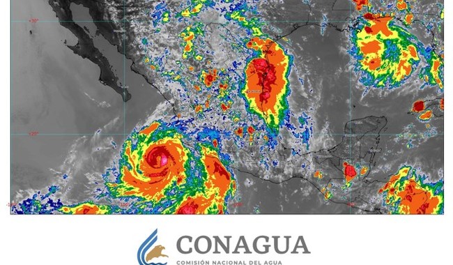 Flossie se mantiene cerca de Manzanillo, Colima, como huracán de categoría 2