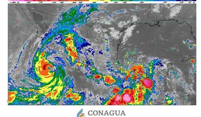 Priscilla, huracán categoría 2, está a 305 km al sur-suroeste de Cabo San Lucas