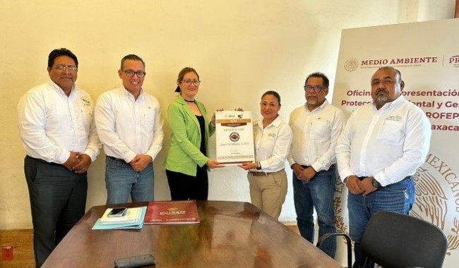 Entrega Profepa certificados de industria limpia a dos parques eólicos, en Oaxaca