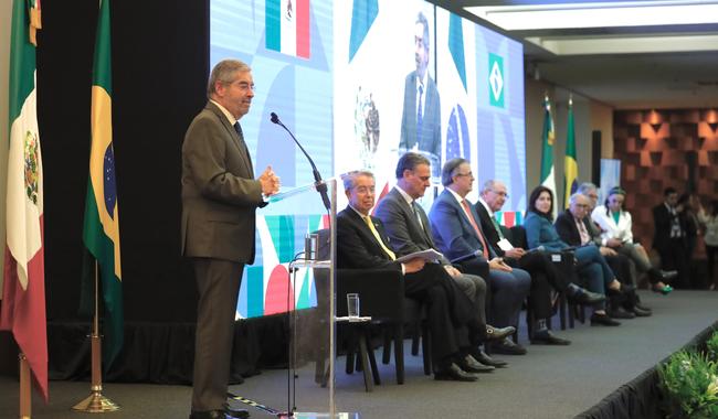 Participan más de 350 empresarios de México y Brasil en Encuentro Empresarial