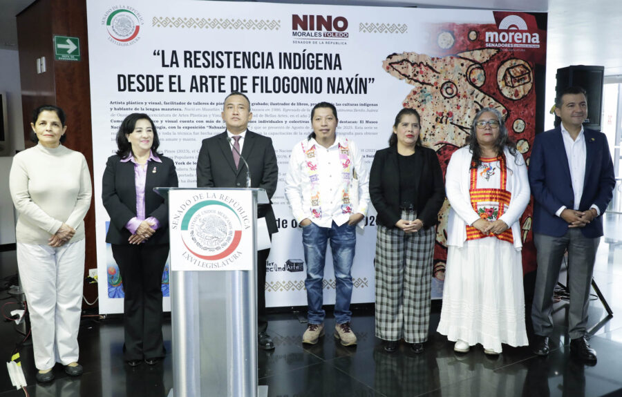 Inauguran en el Senado la exposición "La Resistencia Indígena desde el Arte de Filogonio Naxín"