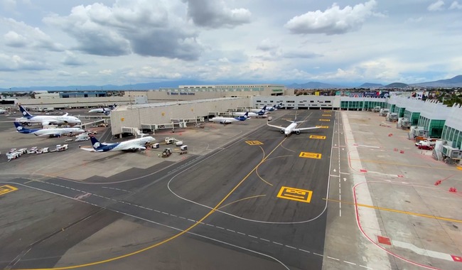 Publica SICT bases para asignación de horarios de aterrizaje y despegue en aeropuertos en condiciones de saturación