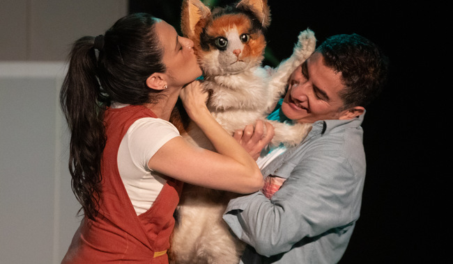 CATI, CATALINA, CALICÓ… O LA MARAVILLOSA VIDA DE LA NIÑA GATO CELEBRA LOS VÍNCULOS AFECTIVOS QUE TRANSFORMAN LA VIDA