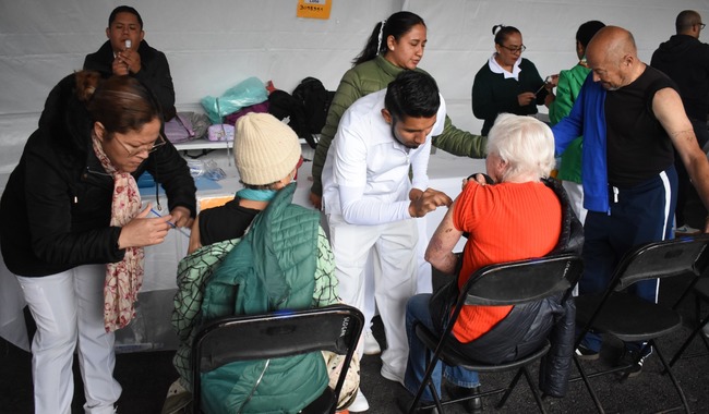 215. Arranca jornada de vacunación en el Mega Centro del Estadio Olímpico Universitario