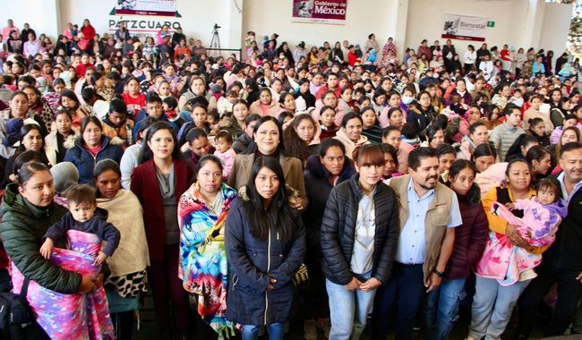 Inicia entrega de 9 mil 117 Tarjetas de Bienestar a adultos mayores y 7 mil 226 a madres trabajadoras, como parte del Plan Michoacán